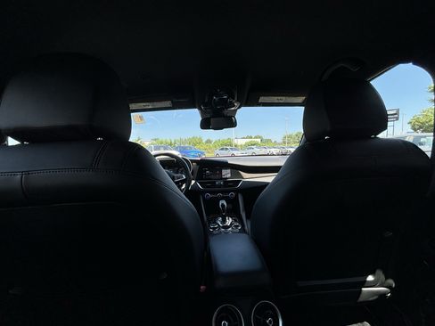 Certified 2023 Alfa Romeo Giulia Quadrifoglio RWD image 29