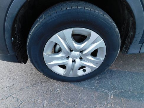Used 2015 Toyota RAV4 LE AWD/4WD image 6
