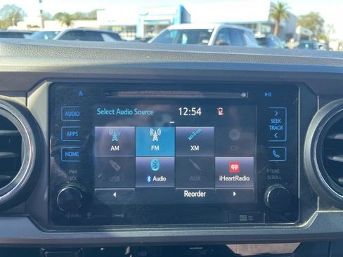 Used 2017 Toyota Tacoma TRD Sport image 19