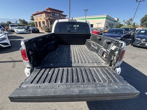 Used 2021 Toyota Tacoma TRD Sport w/ Technology Package RWD image 14