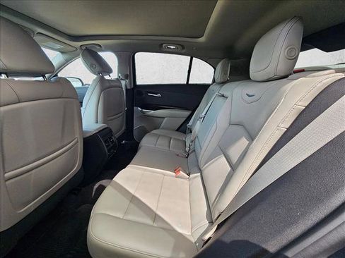 Used 2021 Cadillac XT4 Premium Luxury FWD image 16
