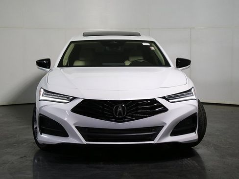 Used 2025 Acura TLX w/ Technology Package image 9