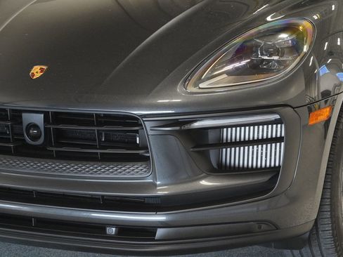 Used 2024 Porsche Macan S AWD/4WD image 6