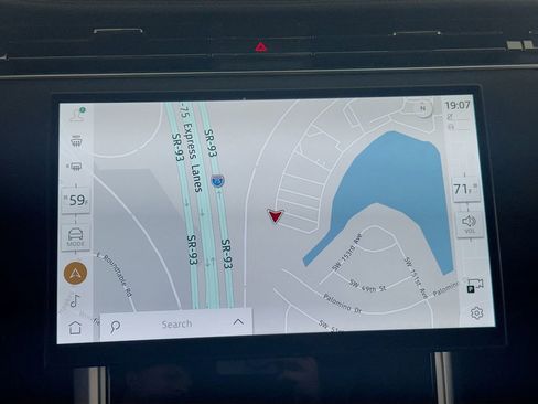 Used 2025 Land Rover Range Rover Long Wheelbase SE image 13