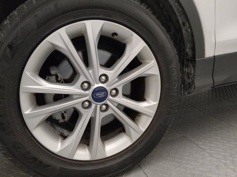 Used 2019 Ford Escape SE image 31