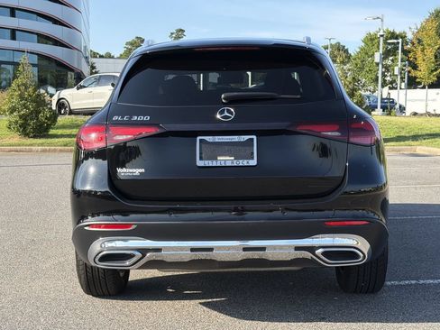 Used 2024 Mercedes-Benz GLC 300 w/ Winter Package image 4