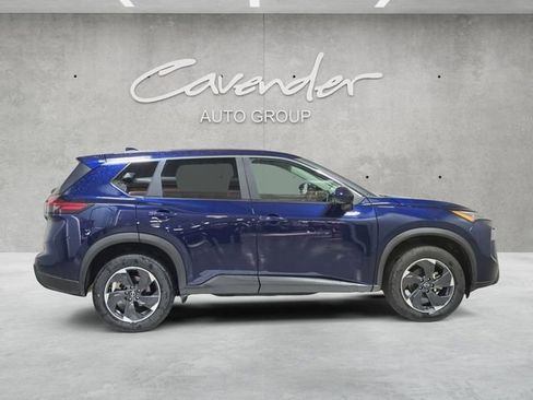 Used 2025 Nissan Rogue SV AWD/4WD image 17