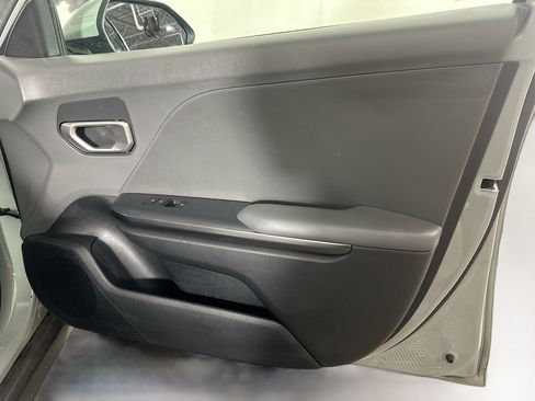 Used 2025 Kia K4 FWD image 30