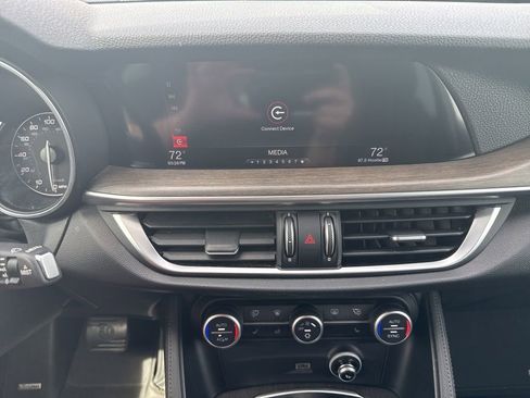 Used 2018 Alfa Romeo Stelvio Ti AWD/4WD image 25