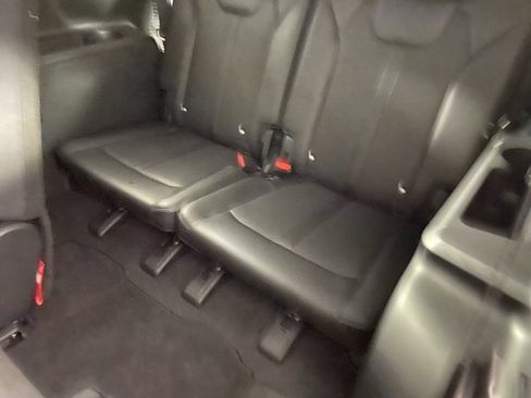 Used 2024 Kia Sorento S image 15