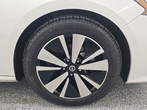 Used 2022 Nissan Altima 2.5 SV FWD image 30