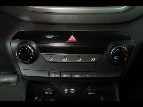 Used 2017 Hyundai Tucson SE image 25