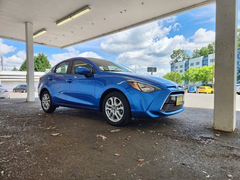 Used 2017 Toyota Yaris iA FWD image 7