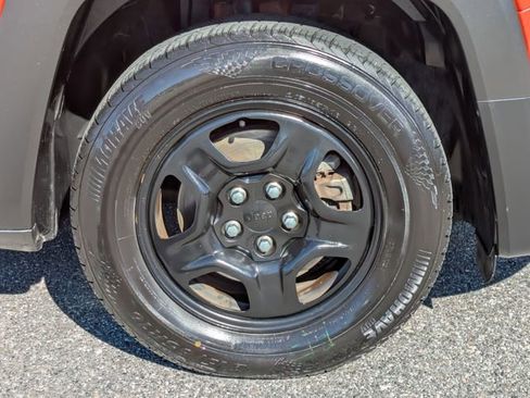 Used 2020 Jeep Renegade Sport FWD image 11