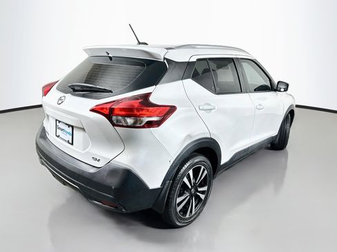 Used 2018 Nissan Kicks SV FWD image 7