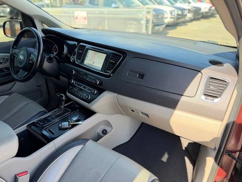 Used 2016 Kia Sedona SX FWD image 48