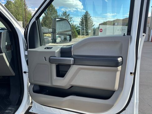 Used 2022 Ford F250 XLT AWD/4WD image 9