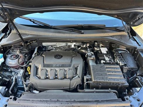 Used 2024 Volkswagen Tiguan Wolfsburg Edition image 30