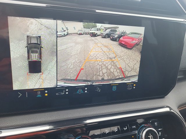 Used 2023 GMC Sierra 1500 AT4 w/ AT4 Preferred Package AWD/4WD image 6