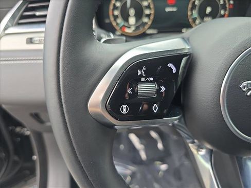 Certified 2025 Jaguar F-PACE R-Dynamic S image 17