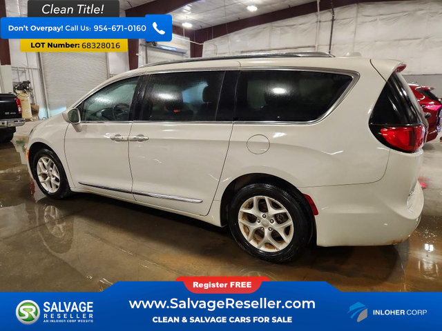 Used 2017 Chrysler Pacifica Touring-L Plus w/ Tire & Wheel Group FWD image 3