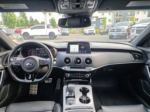 Used 2019 Kia Stinger GT2 AWD/4WD image 10