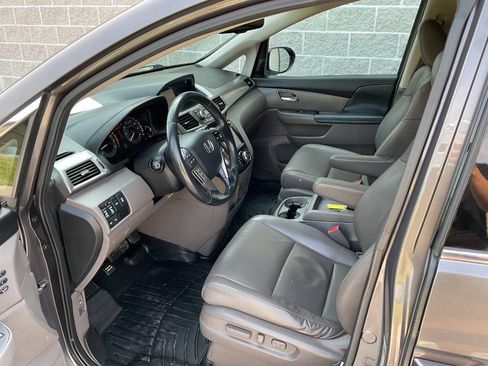 Used 2016 Honda Odyssey Touring Elite image 14