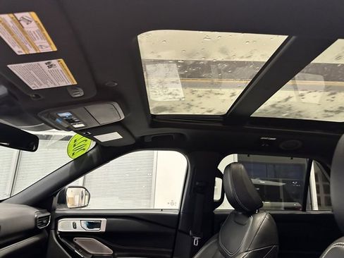 Used 2022 Ford Explorer ST w/ ST Street Pack image 16