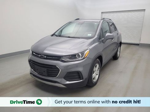 Used 2020 Chevrolet Trax LT w/ LT Convenience Package FWD image 1