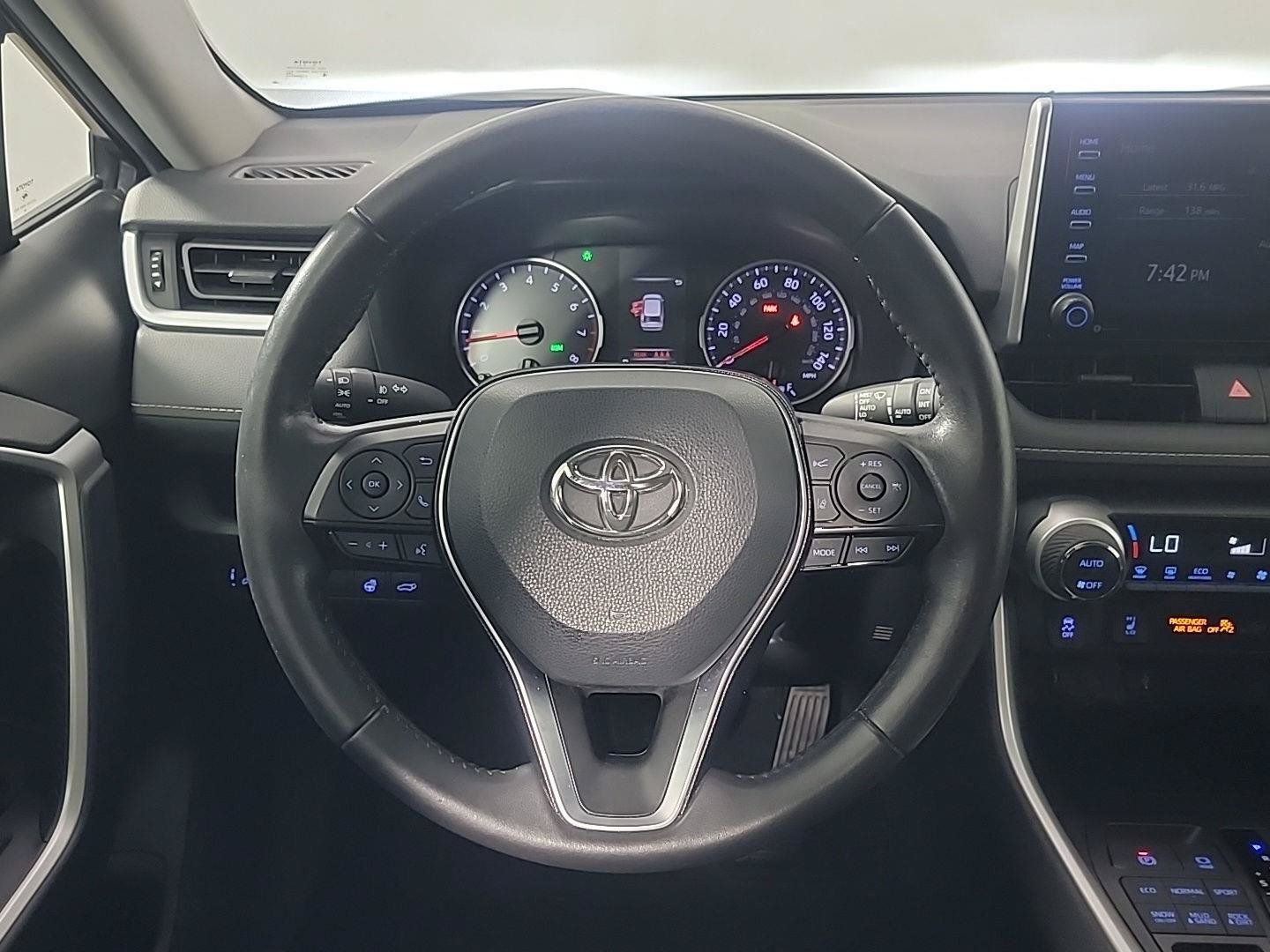 Used 2021 Toyota RAV4 XLE w/ Convenience Package AWD/4WD image 21