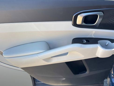 New 2025 Kia Sorento S w/ Panoramic Sunroof Package image 19