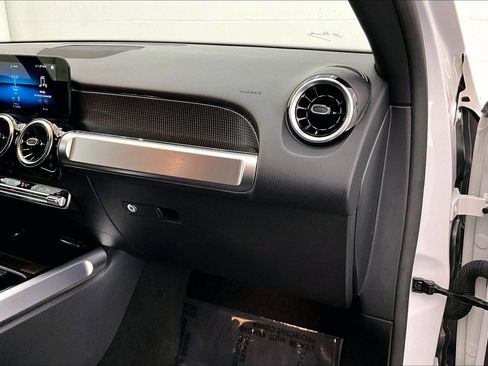 Certified 2022 Mercedes-Benz GLB 250 image 19