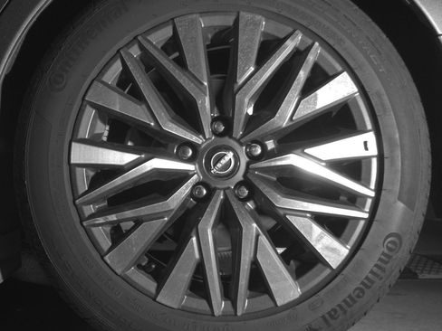 Used 2025 Nissan Altima 2.5 SV FWD image 14