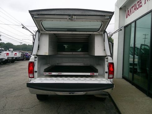 Used 2022 RAM 1500 Classic SLT w/ Protection Group AWD/4WD image 8