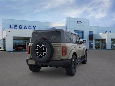 New 2025 Ford Bronco Outer Banks image 8