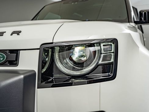 Used 2023 Land Rover Defender 90 X-Dynamic SE AWD/4WD image 13