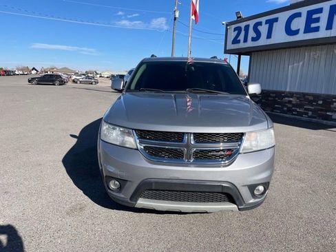 Used 2018 Dodge Journey SXT w/ Connectivity Group image 2