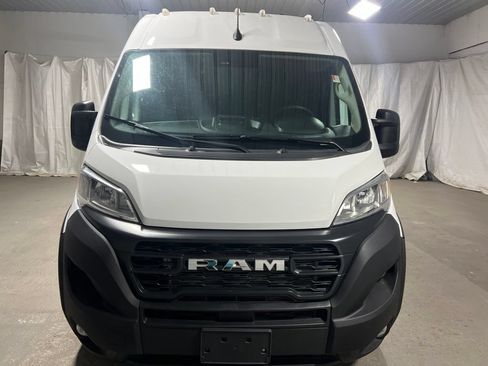 Used 2025 RAM ProMaster 2500 w/ Convenience Group FWD image 2