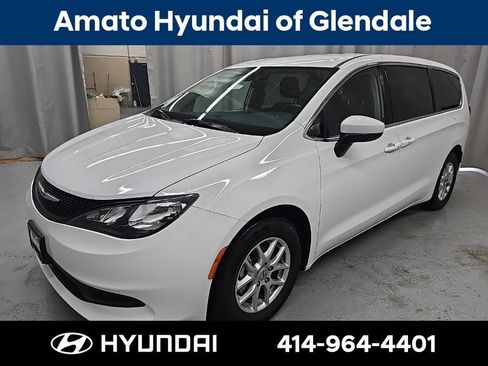 Used 2022 Chrysler Voyager LX FWD image 45