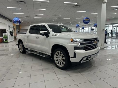 Certified 2022 Chevrolet Silverado 1500 High Country w/ Technology Package image 11