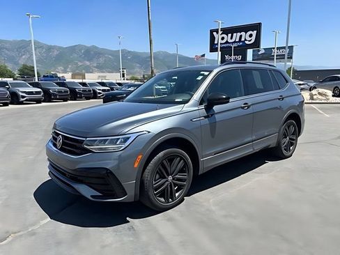 Used 2022 Volkswagen Tiguan SE R-Line AWD/4WD image 7