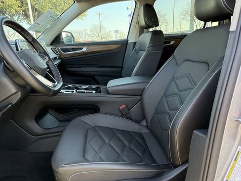 Used 2025 Volkswagen Atlas SE AWD/4WD image 21