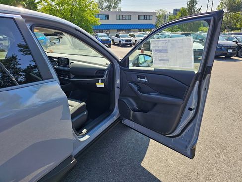 New 2026 Nissan Rogue SV w/ Cold Weather Package AWD/4WD image 24