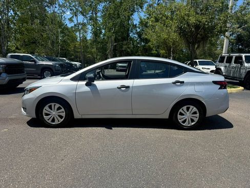 Used 2025 Nissan Versa S FWD image 2