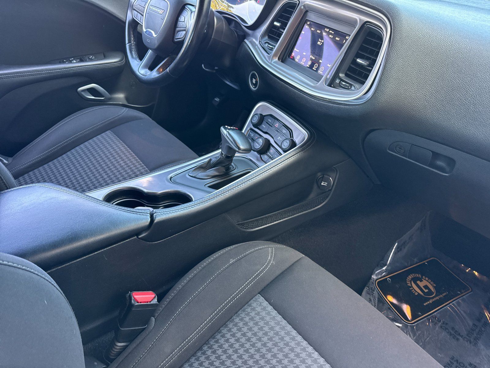 Used 2022 Dodge Challenger SXT RWD image 17