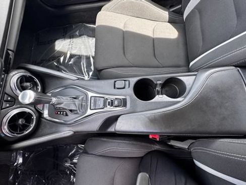 Used 2021 Chevrolet Camaro LT w/ Wild Cherry Design Package 1 RWD image 5