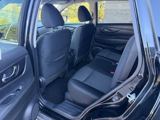 Used 2017 Nissan Rogue S w/ S Appearance Package AWD/4WD image 10