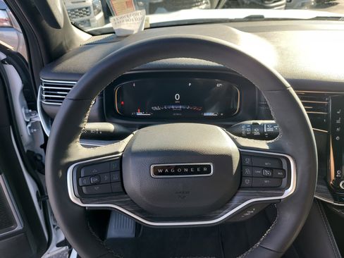 Used 2023 Jeep Wagoneer Series II w/ Premium Group I image 27