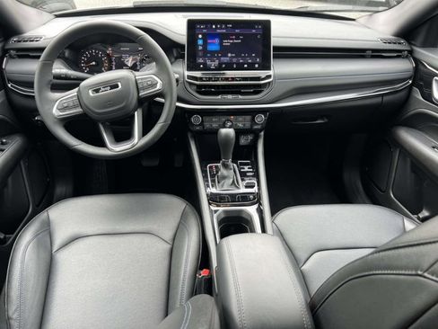 Used 2026 Jeep Compass Limited AWD/4WD image 13