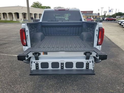 Used 2026 GMC Sierra 1500 SLT w/ SLT Premium Package AWD/4WD image 29